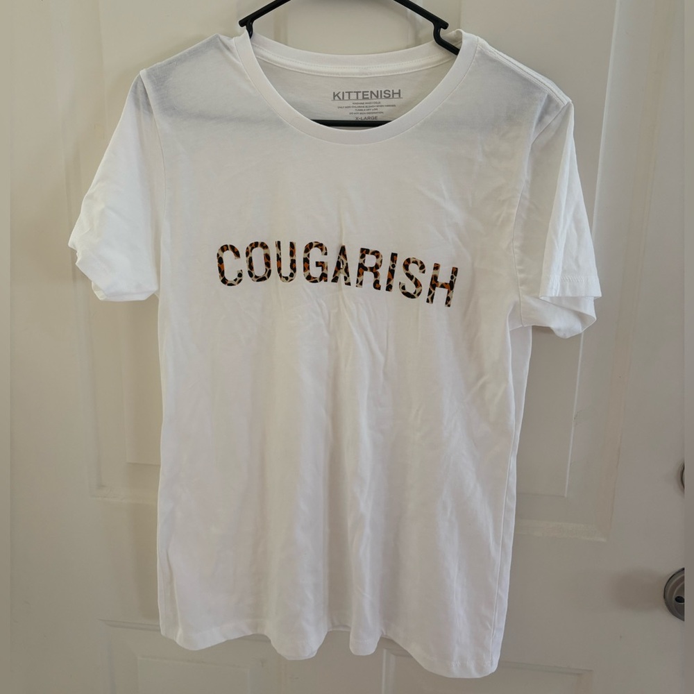 NWOT Kittenish White T-Shirt XL 🐾